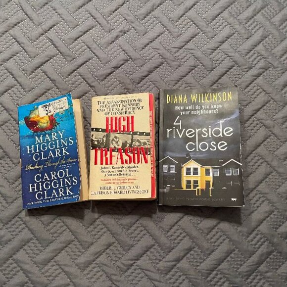 🤑🤑 ANY 3 LISTINGS FOR $10 - SET OF 3 BOOKS - JFK HIGH TREASON & MARY HIGGINS C - Picture 1 of 7